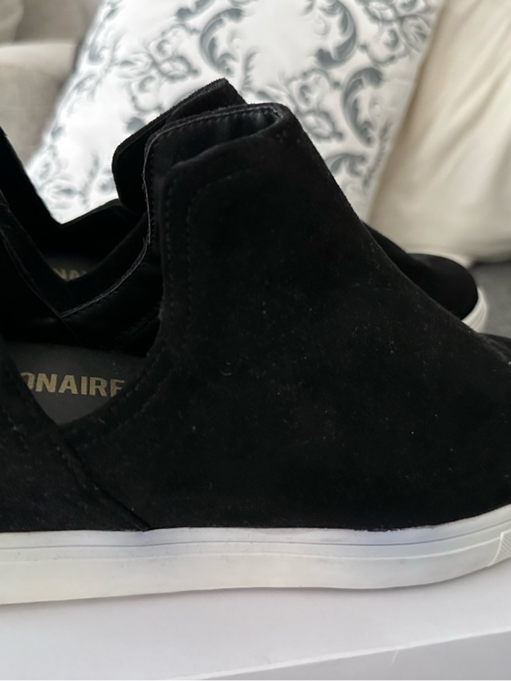 Cushionaire Shoes Womens 9 M Hero Casual Hidden Wedge Slip On Black Faux Suede